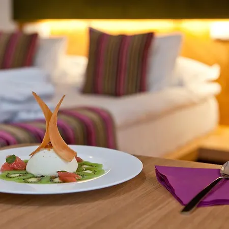 Hotel Platinum Boutique 4*