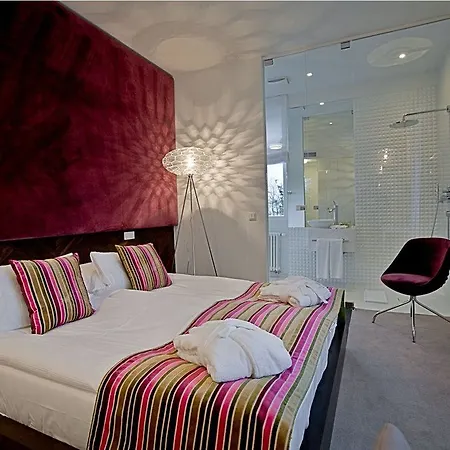 Platinum Boutique 4*