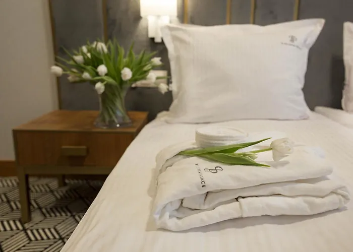 מלון Platinum Boutique 4*