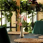 Отель Platinum Boutique