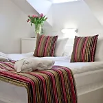 Отель Platinum Boutique 4*