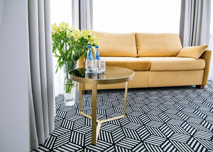 Отель Platinum Boutique 4*