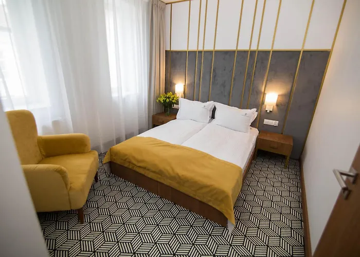 Отель Platinum Boutique 4*