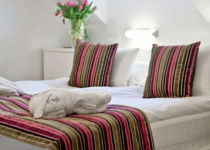 Отель Platinum Boutique 4*